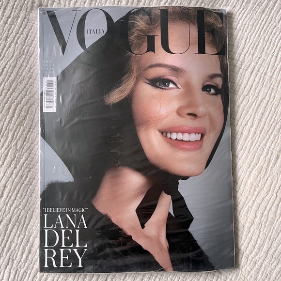Vogue Italia November 2024 - Lana Del Rey - Picture 1 of 2